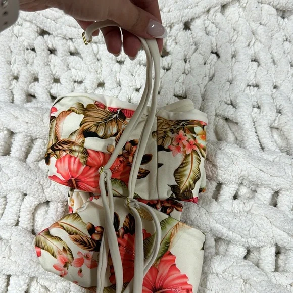 Beach Bunny Strapless Bikini - Picture 5 of 5